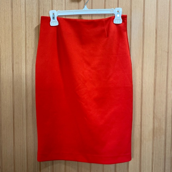 Marilyn Monroe Red Pencil Skirt - Picture 2 of 7